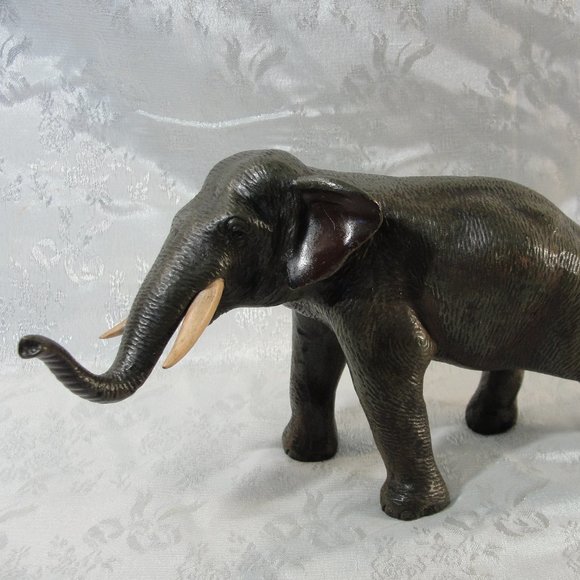 SOLD Japanese Meiji (1868-1912) bronze. Elephant - Picture 2 of 7